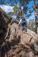 Klettern im Tiveden Nationalpark in Schweden