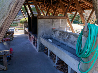 キャンプ場の炊事場