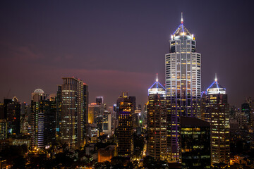 Fototapeta na wymiar The view of sky buildind in bangkok. 