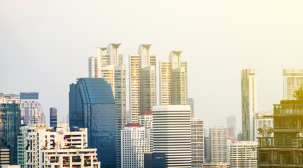 Fototapeta na wymiar The view of sky buildind in bangkok. 