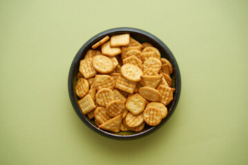 Top view of bowl with salty crackers