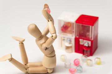 ガチャで喜ぶ人のイメージ