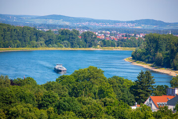 Fototapeta premium Transportweg durch Binnenschifffahrt am Rhein bei Speyer in Rheinland-Pfalz