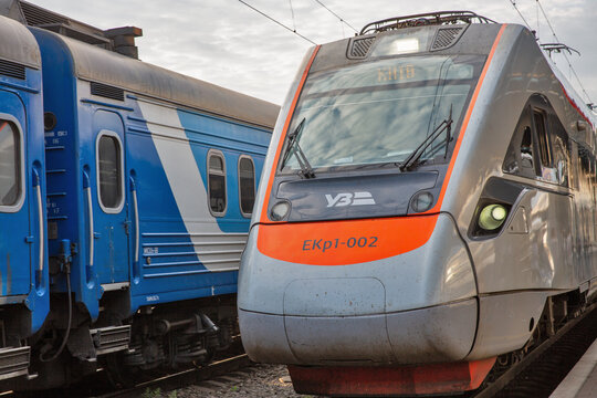 EKp-1 Tarpan electric train in Kyiv, Ukraine.