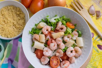 Ensalada mixta con gambas