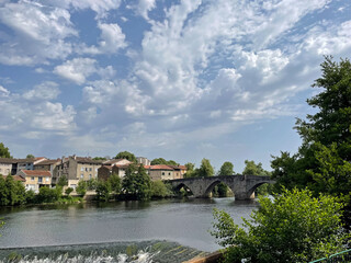 Obraz premium Limoges et ses bords de Vienne