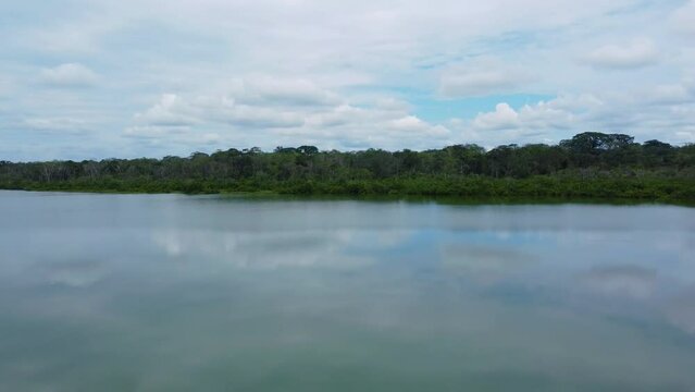 Laguna amazonia Ecuador