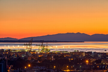 Naklejka premium Sunrise in the city of Thessaloniki, Greece.