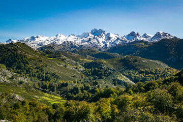 Fototapeta na wymiar Snow-capped mountains in Picos de Europa National Park, Covadonga, Asturias, Spain.