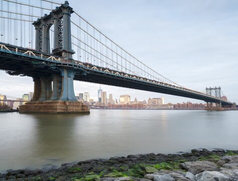 Manhattan Bridge Vertical time lapse