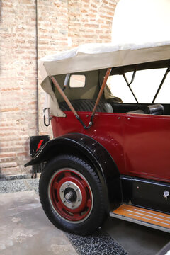 Museum of Industry, C&oacute;rdoba, Argentina. Classic cars. Automobiles. Old cars. Renault NN1. NN. Red car.  Close up.