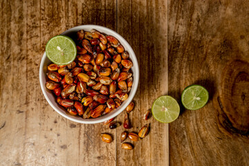 MAIZ PERUANO TOSTADO, CANCHITA PERUANA, EN DIFERENTES TOMAS, ESTE MAIZ VA MUY BIEN CON EL CEVICHE.
