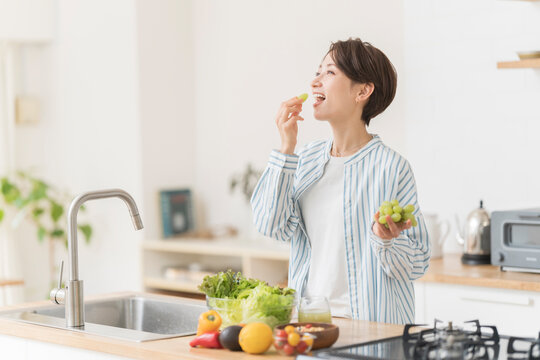 つまみ食い の画像 211 件の Stock 写真 ベクターおよびビデオ Adobe Stock
