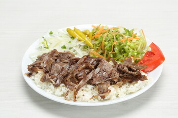 Et doner. meat doner kebab, meat, food,  lunch, dinner, lettuce salad, pickle, onion, tomato, grilled, delicious, restaurant, gourmet, pilaf, 