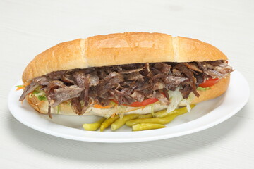 ekmekarası et döner, meat doner sandwich with pickles, meat doner, sandwich, baguette, lettuce, food, tomato, onion, lunch, dinner, fastfood