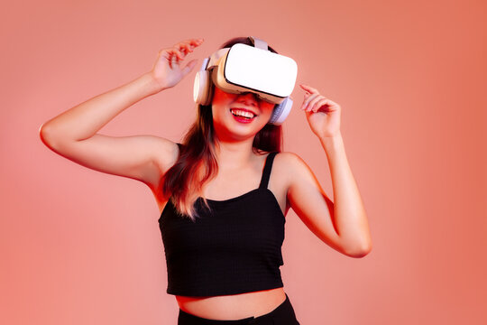 Vr Woman" Images – Browse 100 Stock Photos, Vectors, and Video | Adobe Stock