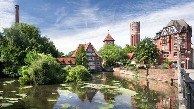 L&uuml;neburg Bei der Ratsm&uuml;hle im Sommer entzerrt