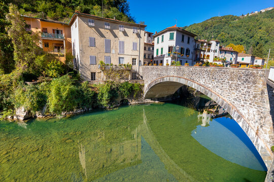 Ponte a Serraglio, bridge, River Lima, Bagni di Lucca, Tuscany, Italy