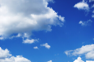 Naklejka na ściany i meble Blue sky with small cumulus clouds