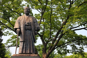 福岡の昔の偉い人の像
