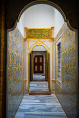 Fototapeta premium Interior of Topkapi Palace, detail and decoration of the castle, Istanbul, Turkey