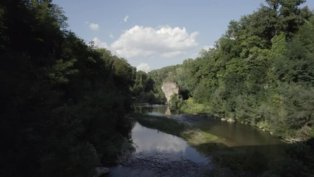 -SHOT: through, Sam Kolder
-DESCRIPTION: drone video over the Fiora river passing between a bridge very close to the water.
-TIME.WEATHER: September at noon, clear sky with few clouds.