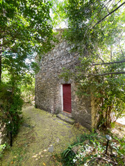 Fototapeta na wymiar Maison en pierres dans les Cévennes, Occitanie