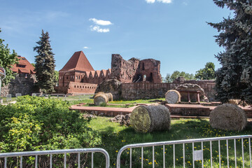 The ruins of the Teutonic castle in Torun, the oldest Teutonic structure of this type, erected on the right bank of the Vistula River - obrazy, fototapety, plakaty