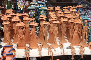 Calaveras messicane in terracotta