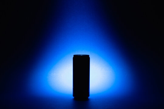 One aluminium cans on the blue background.
