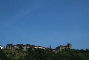 Fototapeta na wymiar Italy, Tuscany: View of Lusuolo Castle.
