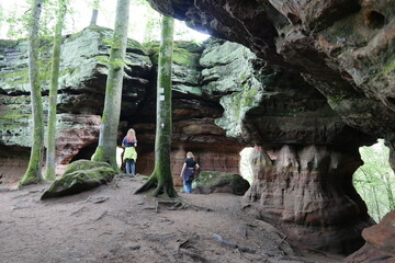 Höhlen am Altschlossfelsen