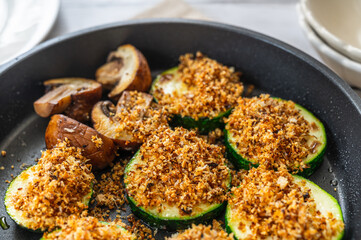 ズッキーニのパン粉焼き