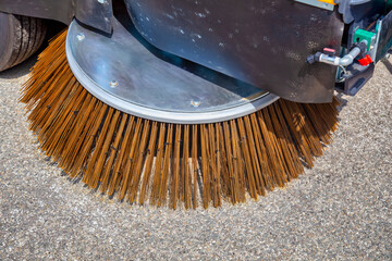 Rotary broom of self-propelled road sweeper