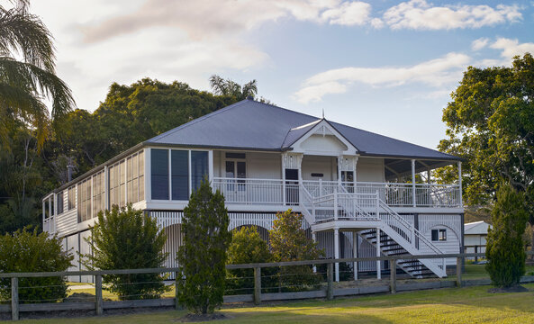 Old queenslander home in rural setting