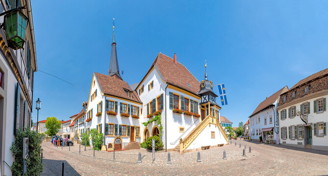 Altes Rathaus von Deidesheim an der Weinstraße, Rheinland-Pfalz, Deutschland