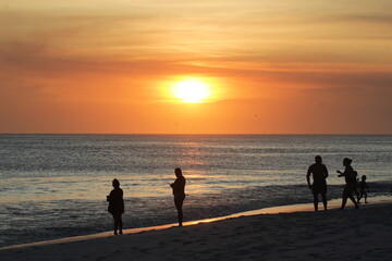 Fototapeta premium ARRAIAL DO CABO RJ POR DO SOL