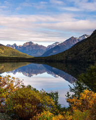 Fototapeta na wymiar Winter's morning at Lake Gunn, near Fiordland National Park, New Zealand