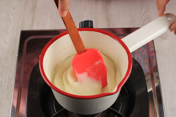 Making Mashed Potato