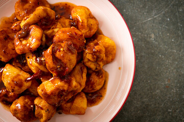 fried meatballs with spicy dipping sauce