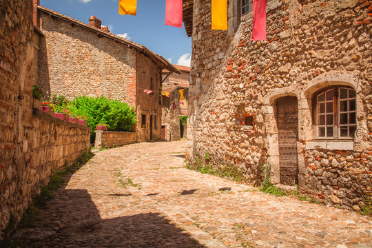 P&eacute;rouges, village M&eacute;di&eacute;val