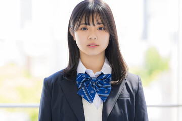 制服の女子学生
