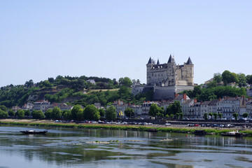 Fototapeta na wymiar Panoramas de la ville de Saumur