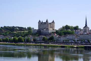 Obraz premium Panoramas de la ville de Saumur