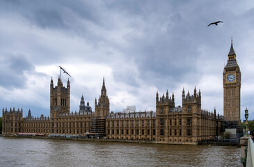 Fototapeta na wymiar Panoramic view of Westminster Palace and Big Ben tower on River Thames, London