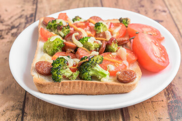 モーニング　トマトトースト