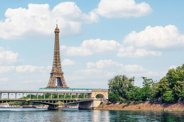 Fototapeta na wymiar The Eiffel Tower in Paris city