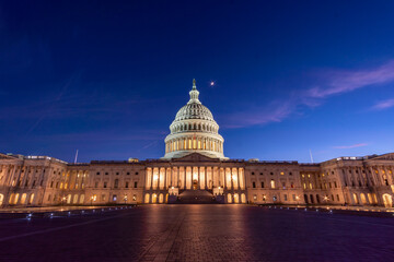 Fototapeta na wymiar Colorful Panoramic View of the US Capitol During Sunset