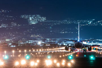飛行機と夜景