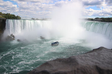 Boat in front of the Niagara Falls